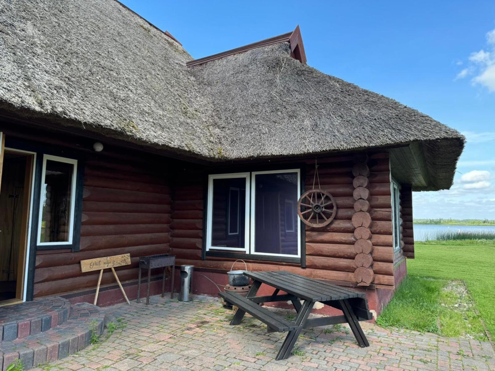 Vonadzini Hotel Stāmeriena Buitenkant foto